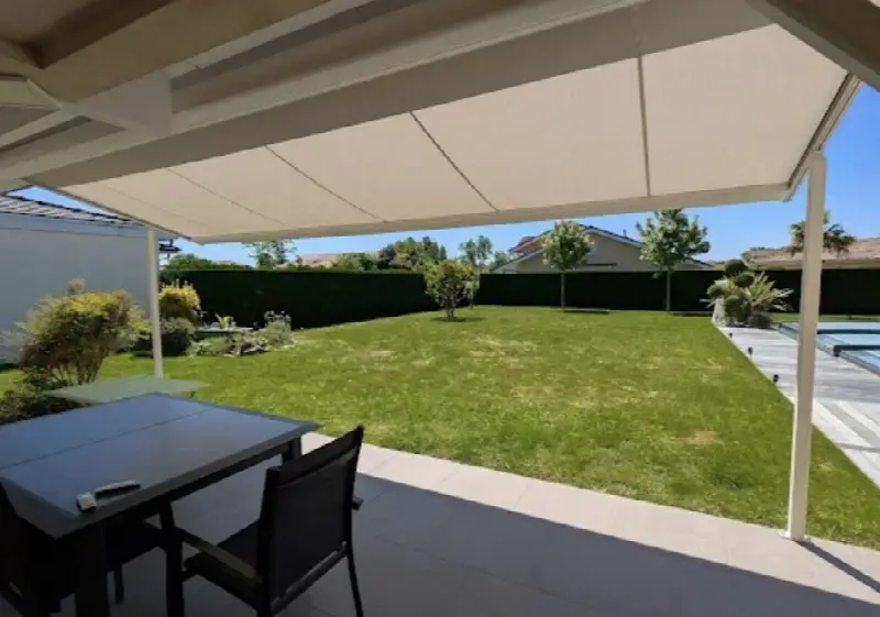 Pergola en aluminium et toile