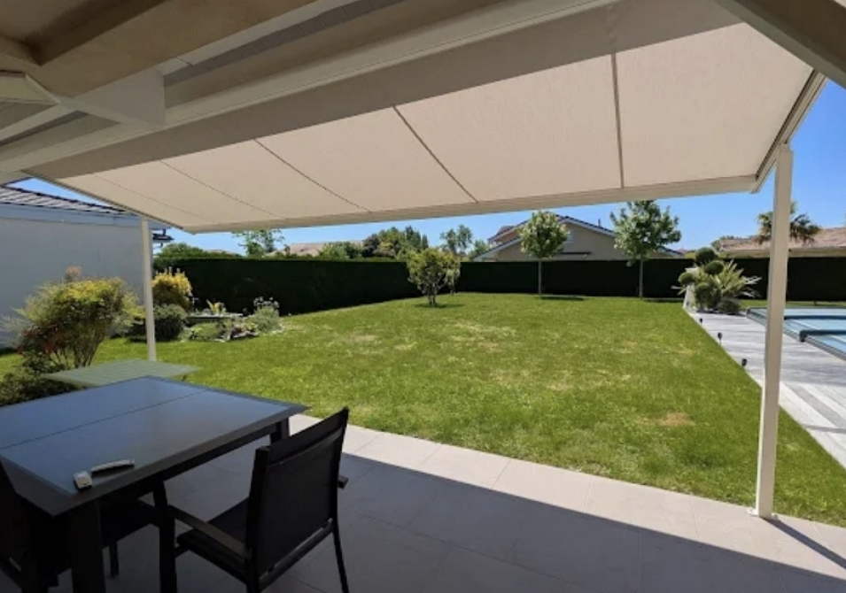 Pergola en aluminium et toile Dijon